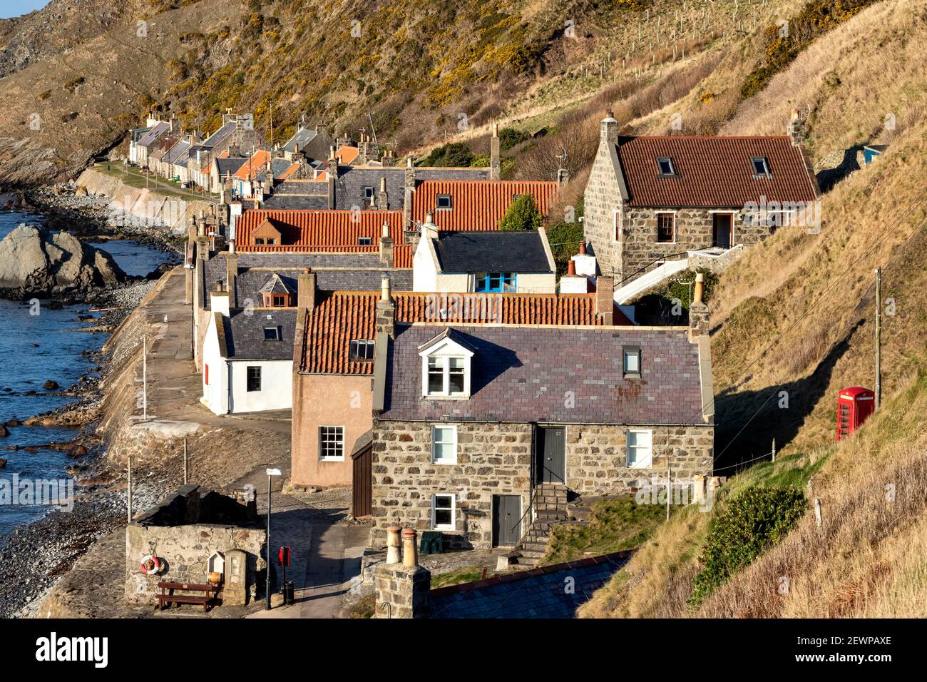 CROVIE VILLAGE ABERDEENSHIRE SCOTLAND A ROW OF HOUSES RED ROOF TILES