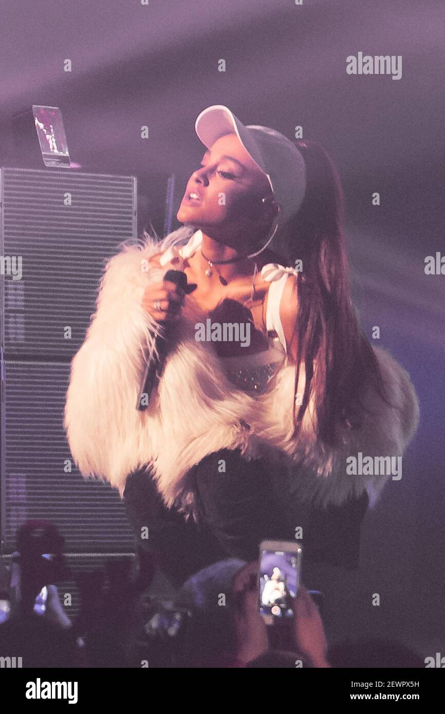 Ariana Grande Performs During The 16 Jingle Ball On December 14 16 In Rosemont Il Photo By David S Davis Imagespace Please Use Credit From Credit Field Stock Photo Alamy