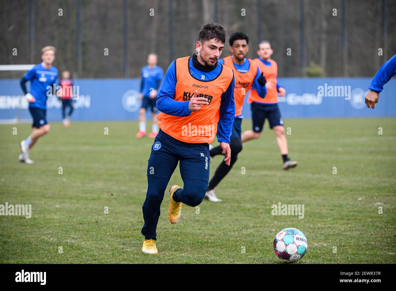 German professional football club hi-res stock photography and images ...