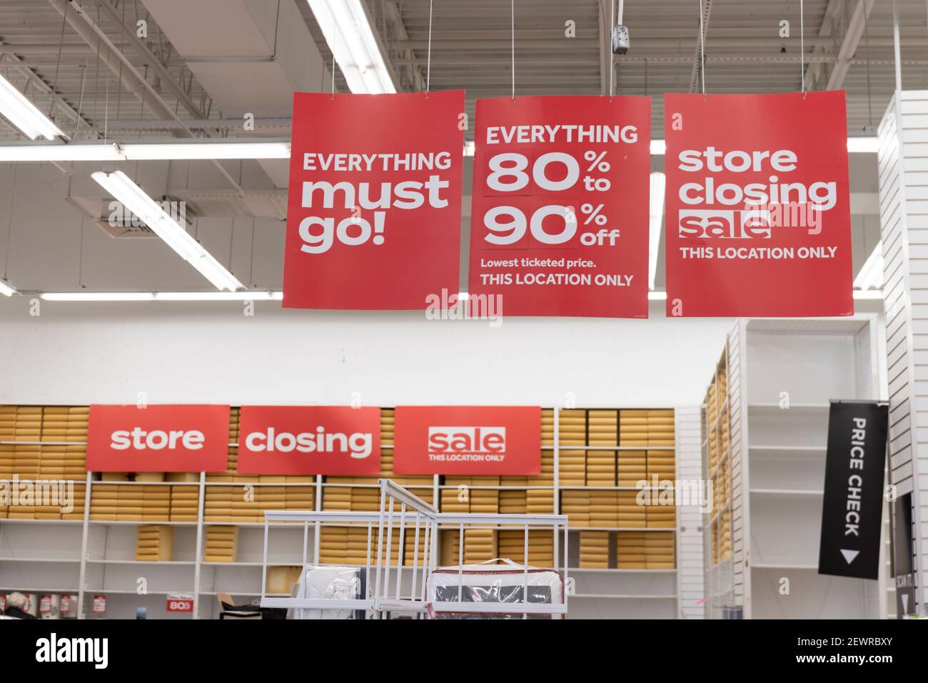 Everything Must Go Clearance High Resolution Stock Photography And Images Alamy Everything Must Go Clearance High Resolution Stock Photography And Images Alamy