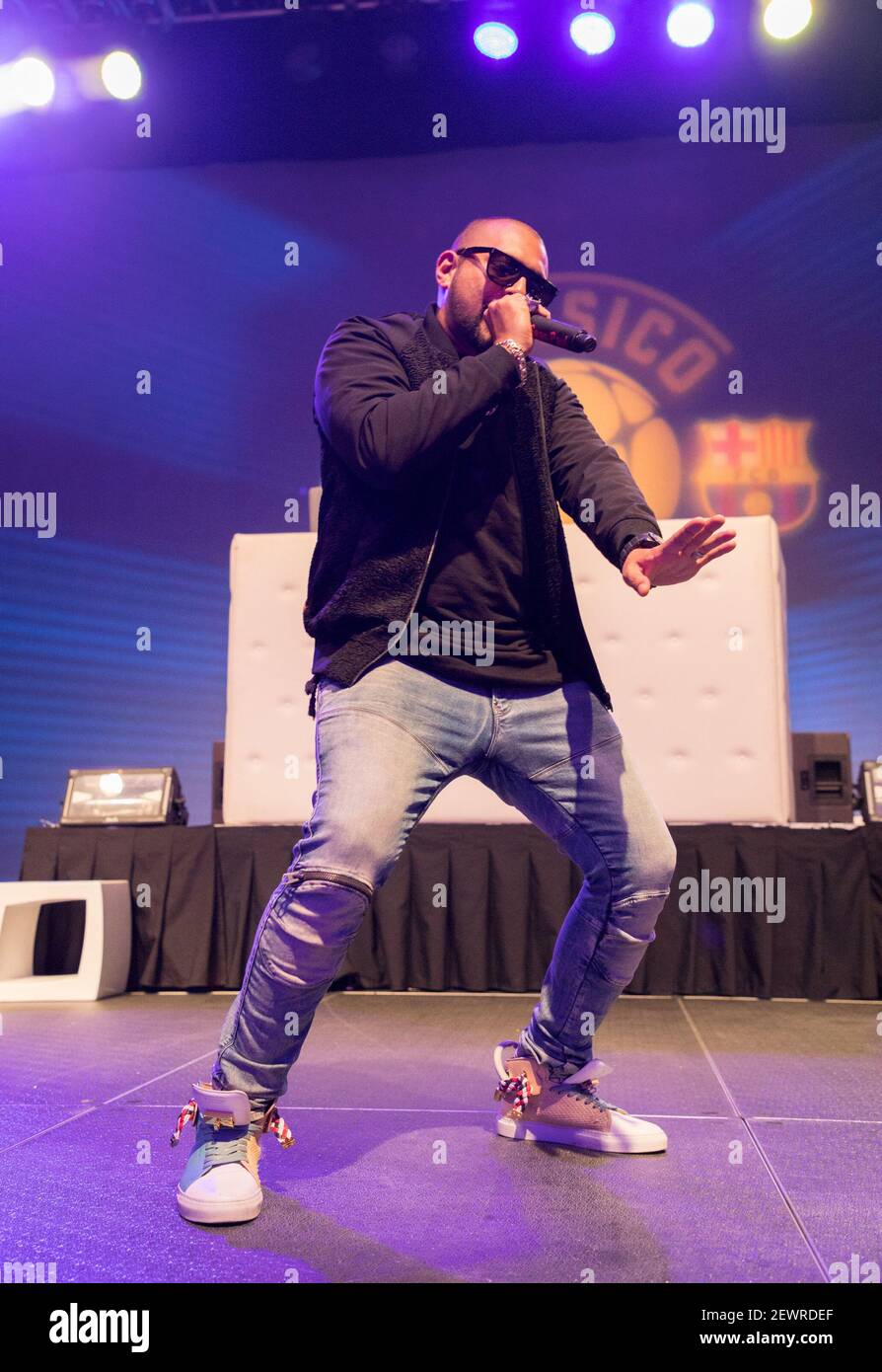 HOLLYWOOD, FLORIDA JULY 27, 207 Grammy Awardwinning music artist