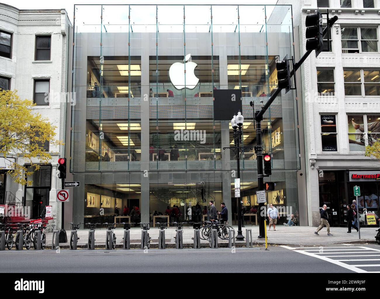 Only In Boston on X: Apple Store Boylston Street opened fourteen years ago  today as the largest Apple store in the United States. 🍎   / X