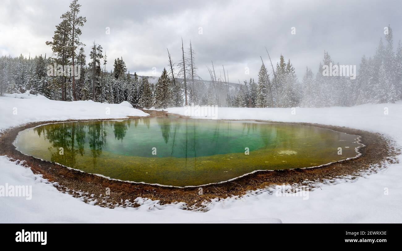 Hot spring in snow hires stock photography and images Alamy