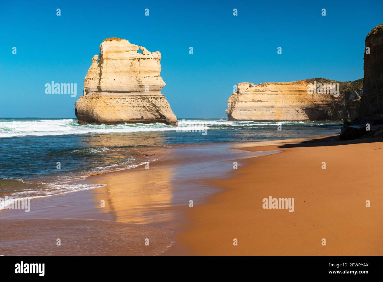 One of the Twelve Apostles and Southern Ocean, Twelve Apostles National Park, Port Campbell, Victoria, Australia, Pacific Stock Photo