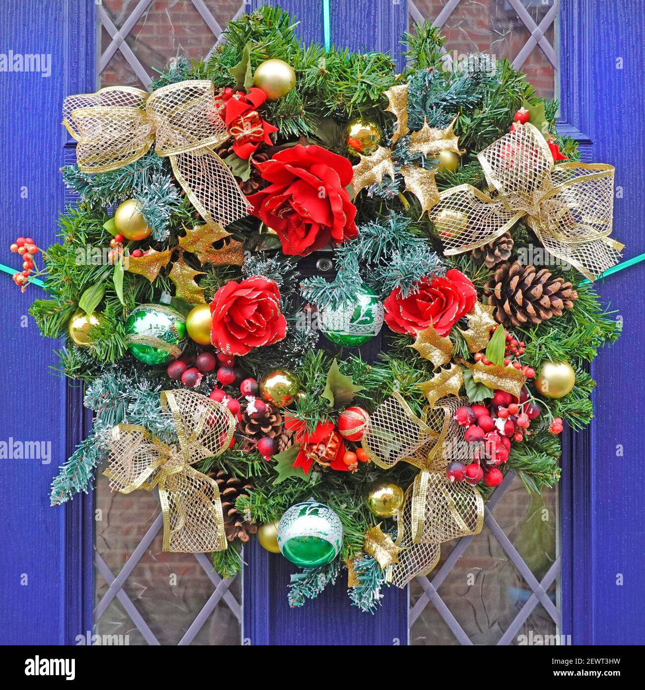 Front door flowers hi-res stock photography and images - Alamy