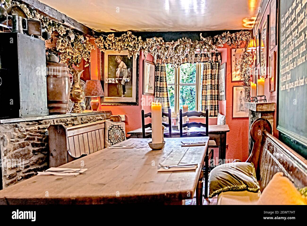 Blue Boar in Longworth, Oxfordshire, a traditional village pub, founded 1606 Stock Photo