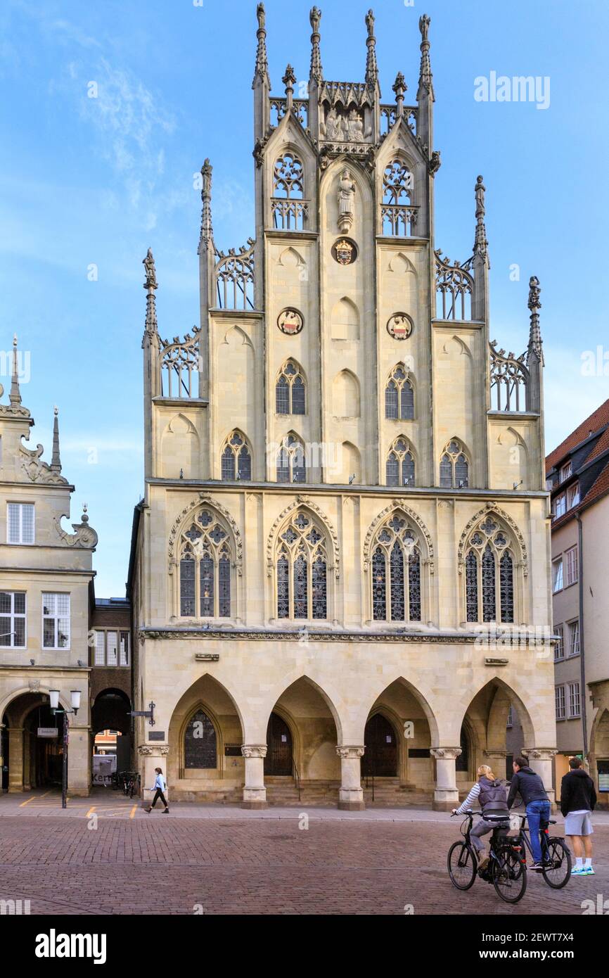 Historic City Hall on Prinzipalmarkt, Rathaus Münster old town hall, Muenster, Germany Stock Photo