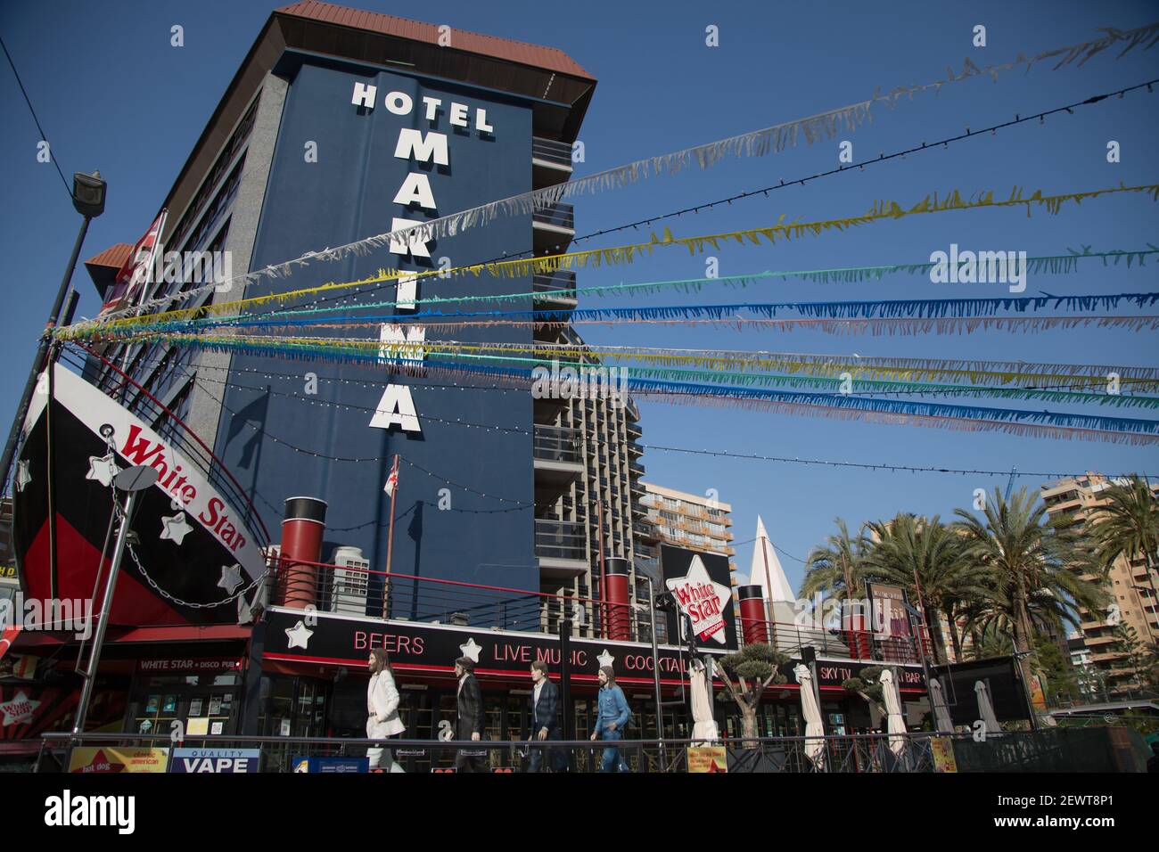 Benidorm, Spain. 28th Feb, 2021. A closed Benidorm hotel, next to a closed  bar, where hundreds of tourists tend to come. (Photo by Fer Capdepon  Arroyo/Pacific Press/Sipa USA) Credit: Sipa USA/Alamy Live