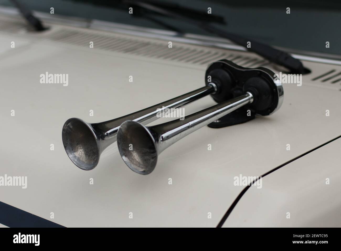 Metal horns hires stock photography and images Alamy