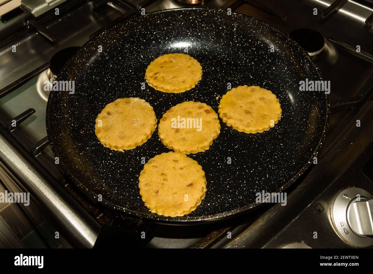 Traditional homemade griddle cakes hires stock photography and images Alamy