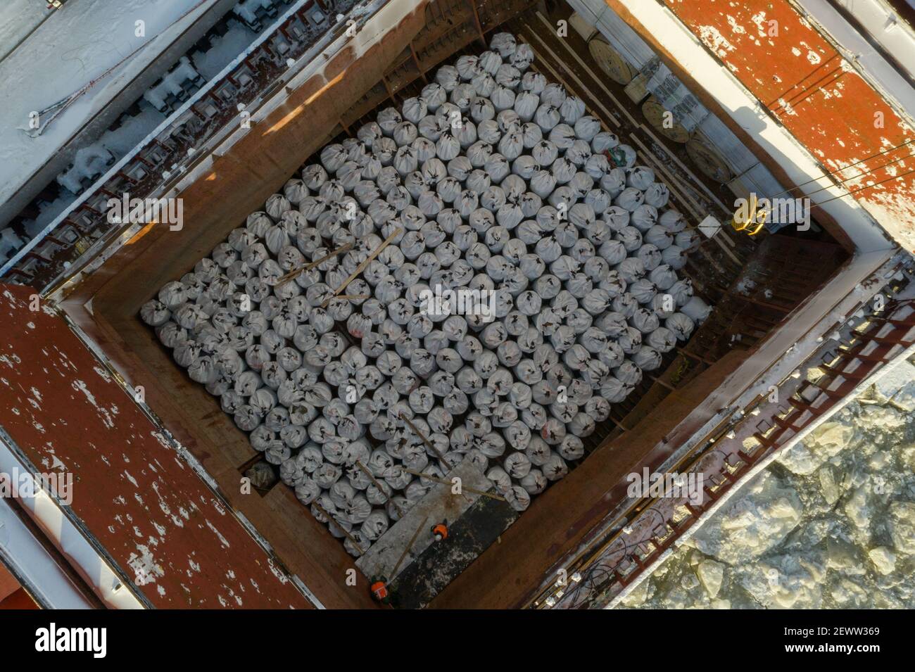 Ship cargo hold loading hi-res stock photography and images - Alamy
