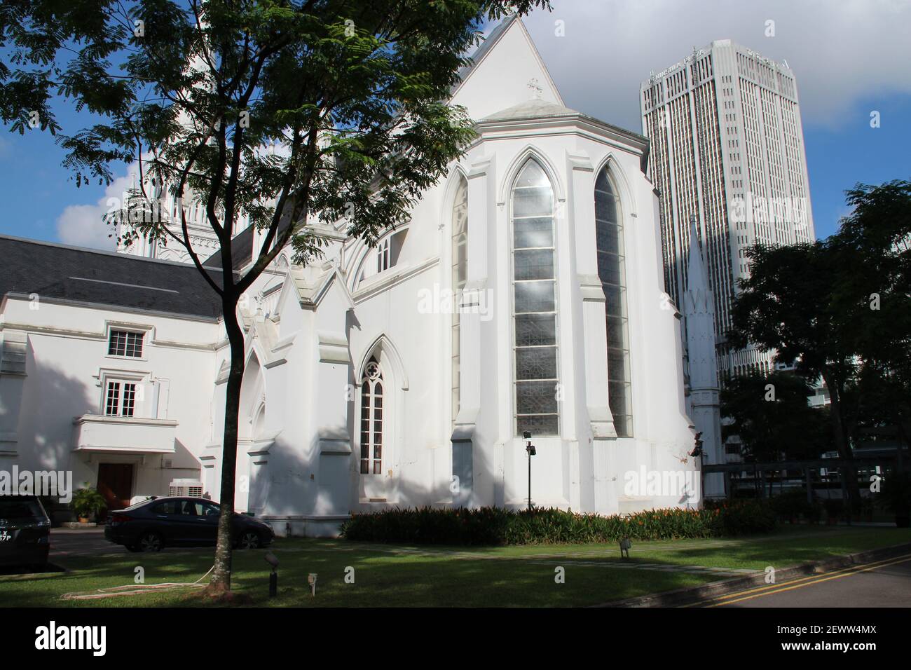 st andrew's cathedral in singapore Stock Photo - Alamy