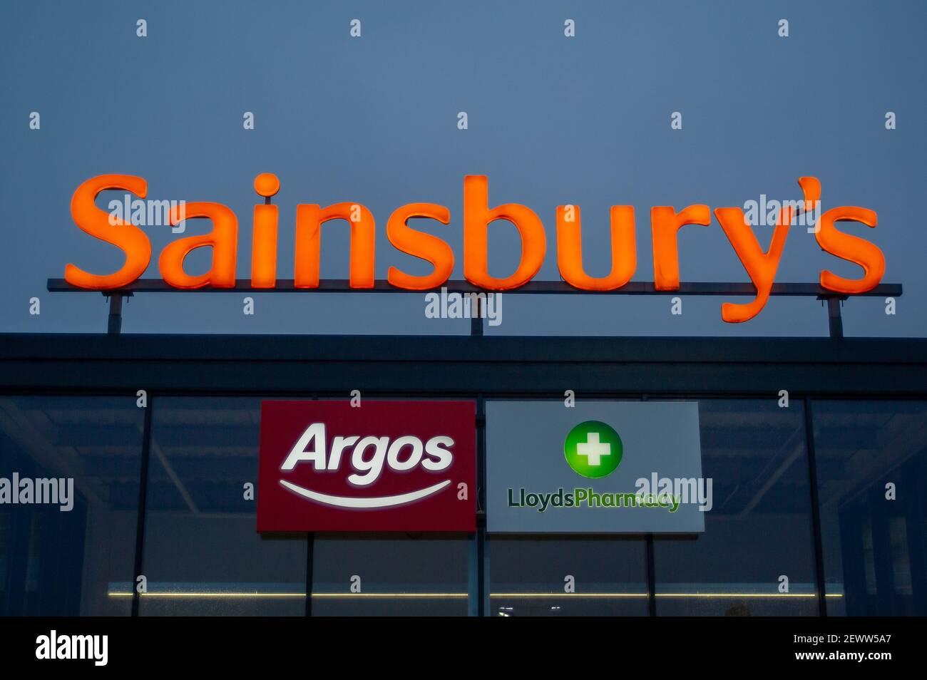 Taplow, Buckinghamshire, UK. 3rd March, 2021. Sainsbury's supermarket has announced today that approximately 1,150 jobs are at risk of redundancies following a restructuring. Both Head Office and jobs at Depots are at risk. Sainsbury's supermarkets have remained open throughout the Covid-19 Coronavirus Pandemic as essential shops, however, many shoppers have switched to online and click and collect shopping. Credit: Maureen McLean/Alamy Live News Stock Photo