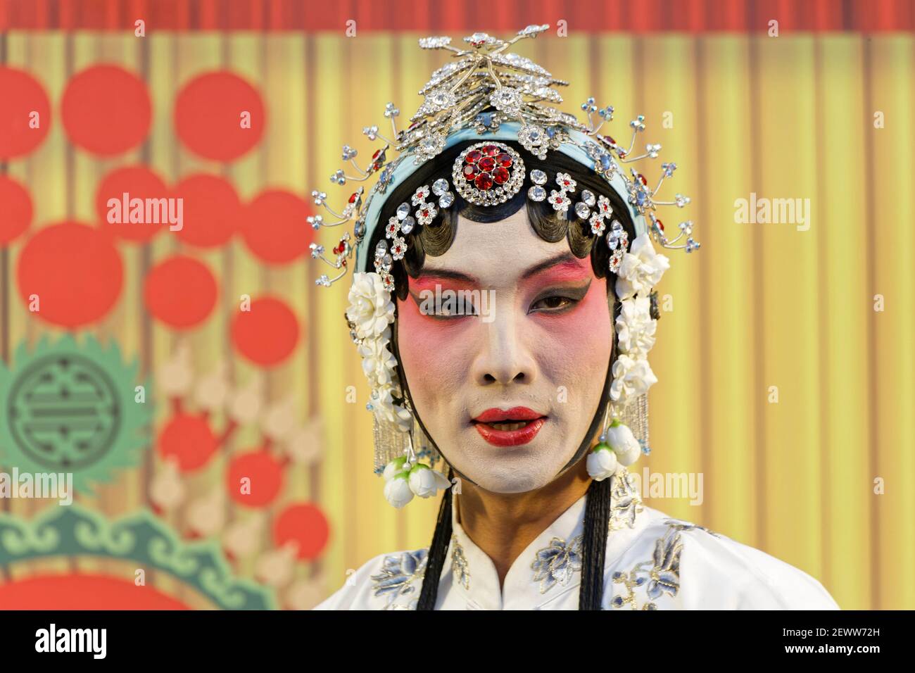 Powder her face opera hi-res stock photography and images - Alamy