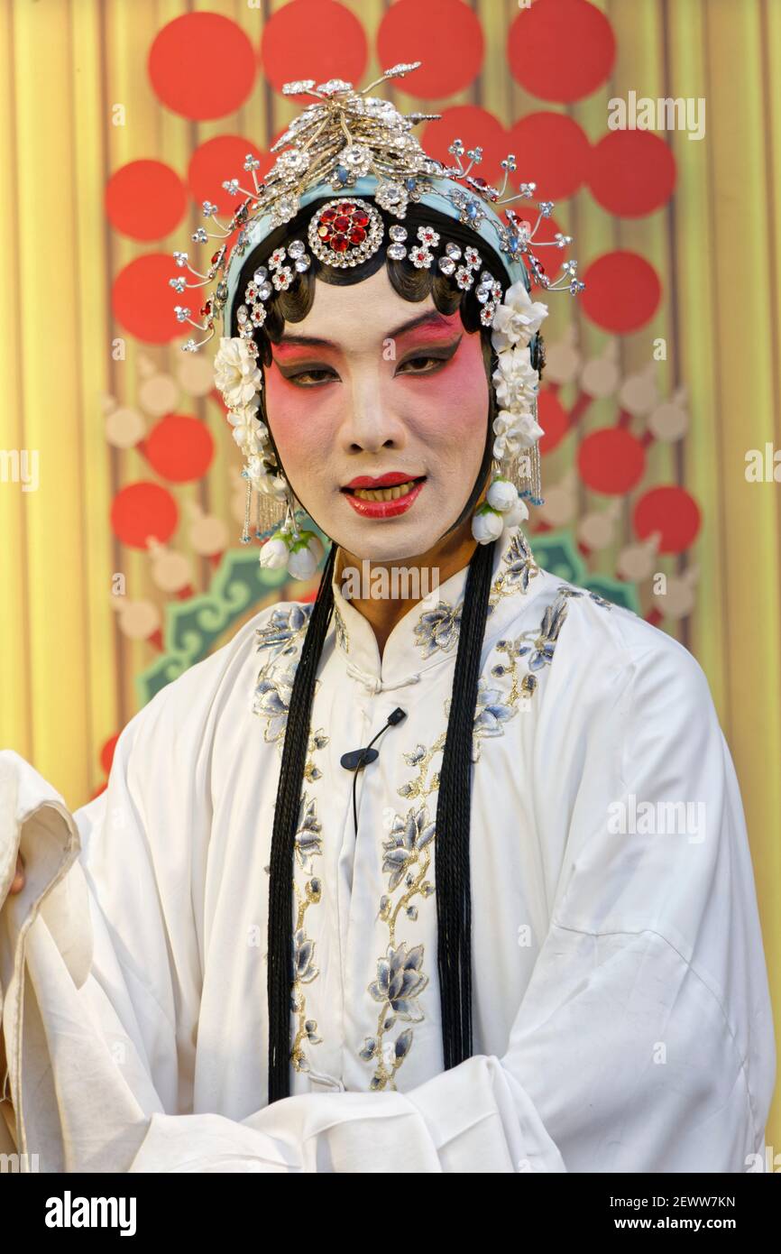 Powder her face opera hi-res stock photography and images - Alamy