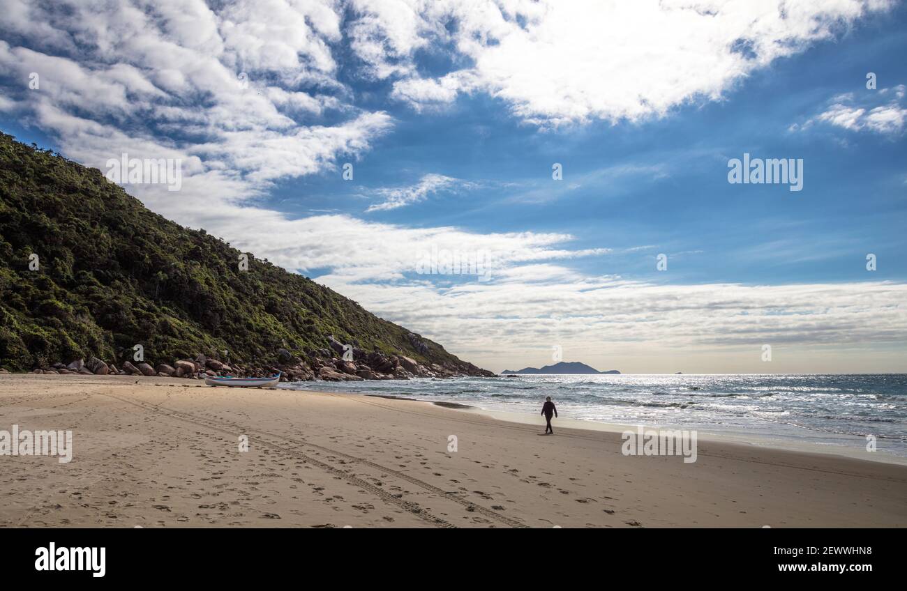 Male walking on sand hi-res stock photography and images - Alamy