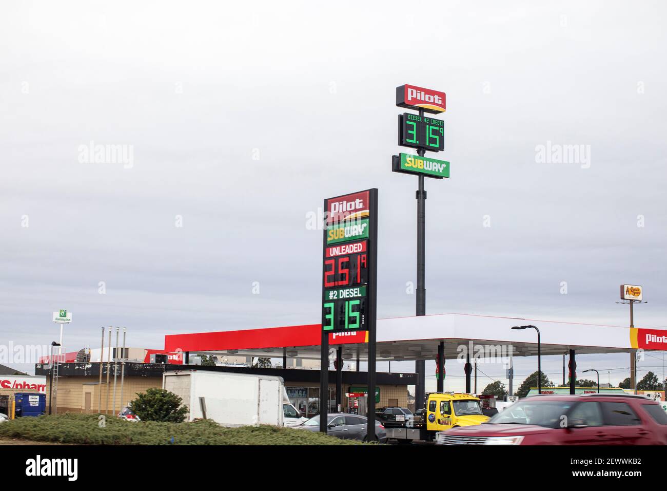 Pilot gas station sign hires stock photography and images Alamy