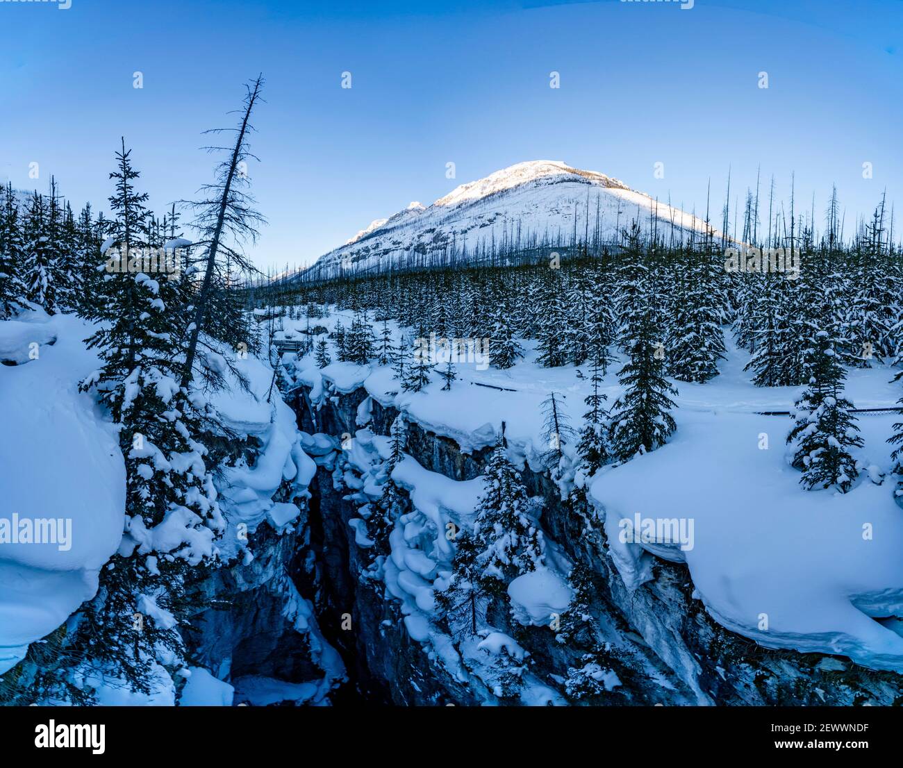 Kootenay national park hi-res stock photography and images - Alamy
