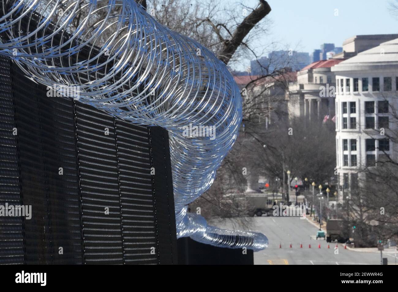 Capital Building Razor Wire Looking after pat hi-res stock photography and images - Alamy