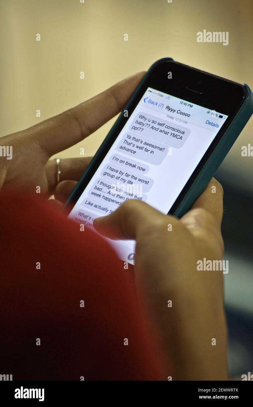 Texted Person texting hi-res stock photography and images - Alamy