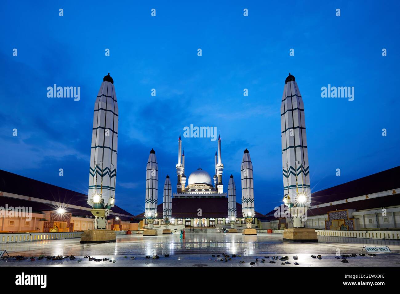 Grand Mosque of Central Java, Semarang, Java, Indonesia  The mosque is a huge complex covering ten hectares (25 acres) and was dedicated in 14 Novembe Stock Photo