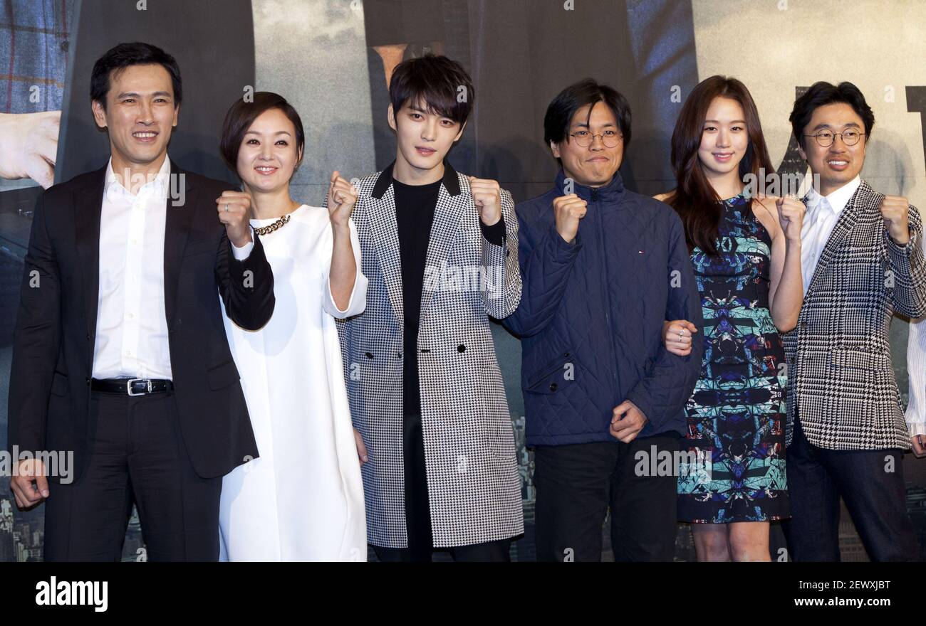 6 January 2015 - Seoul, South Korea : (L to R) South Korean actor Yu  Oh-seong, actress Bae Jong-ok, actor Kim Jae-Joong, director Park  Hyun-seok, actress Ko Sung-hee and actor Jo Dal-hwan,