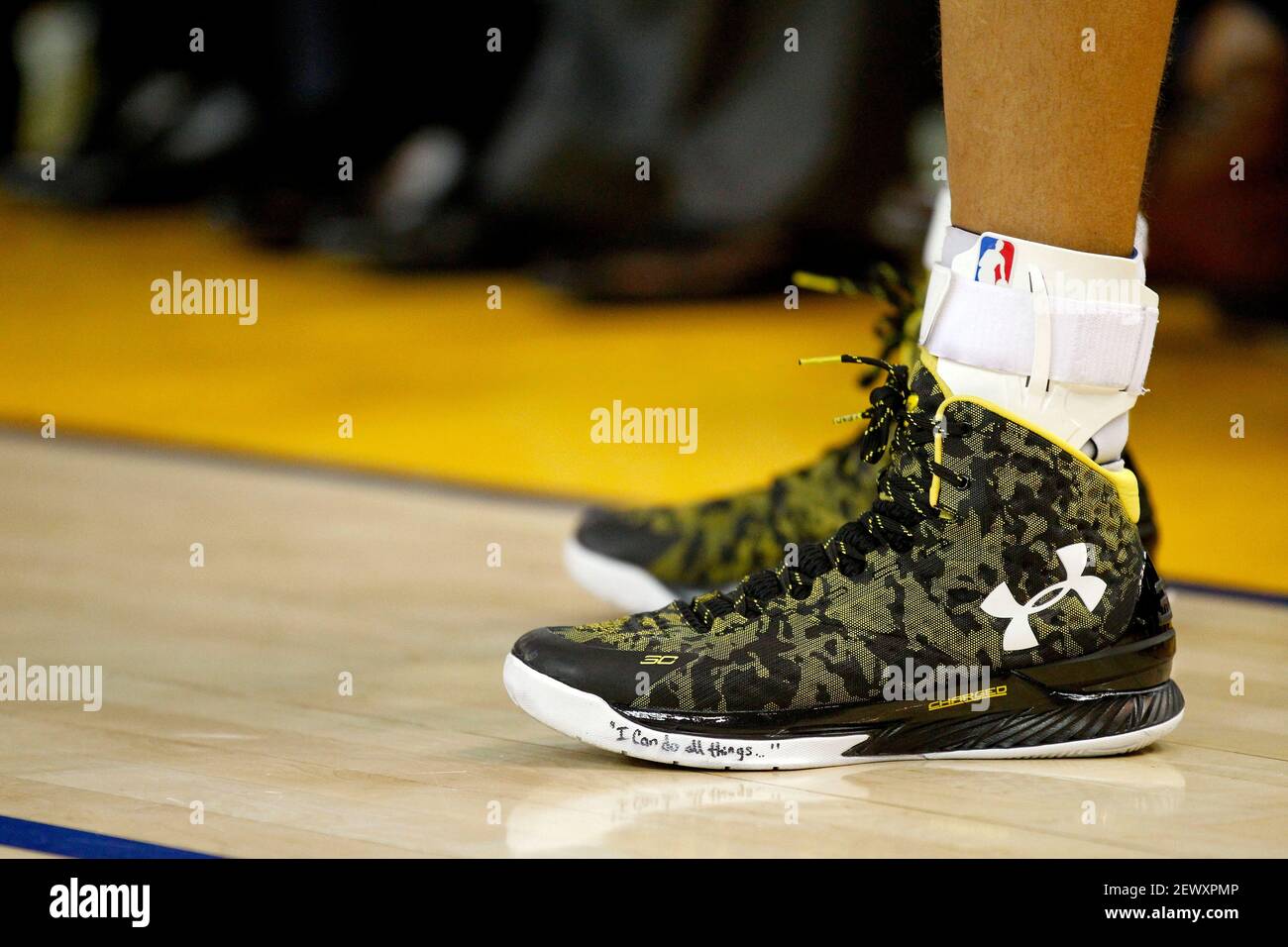 Jan 9, 2015; Oakland, CA, USA; Golden State Warriors guard Stephen Curry  (30) wears his new signature shoe by Under Armour, the "Curry One", during  action against the Cleveland Cavaliers in the