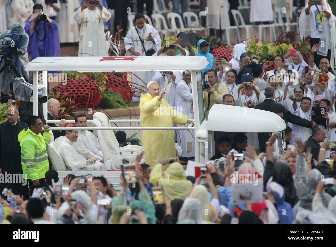 Manila, Philippines - Pope Francis greets the crowd after his closing mass at the Quirino Grandstand, Rizal Park on January 18, 2015. The mass was attended by an estimate of 6-7 million people. Photo by Mark Cristino. (Photo by Mark Cristino / Pacific Press) *** Please Use Credit from Credit Field *** Stock Photo