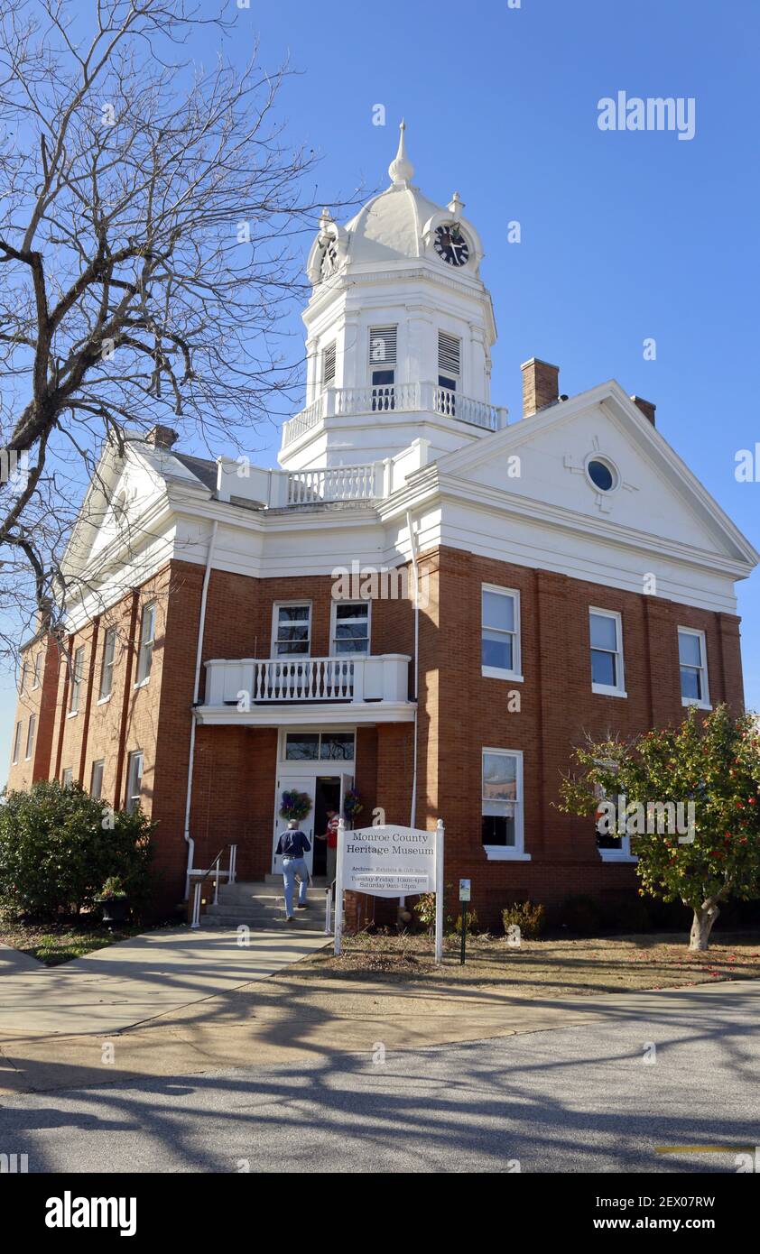 Old lee county courthouse hires stock photography and images Alamy