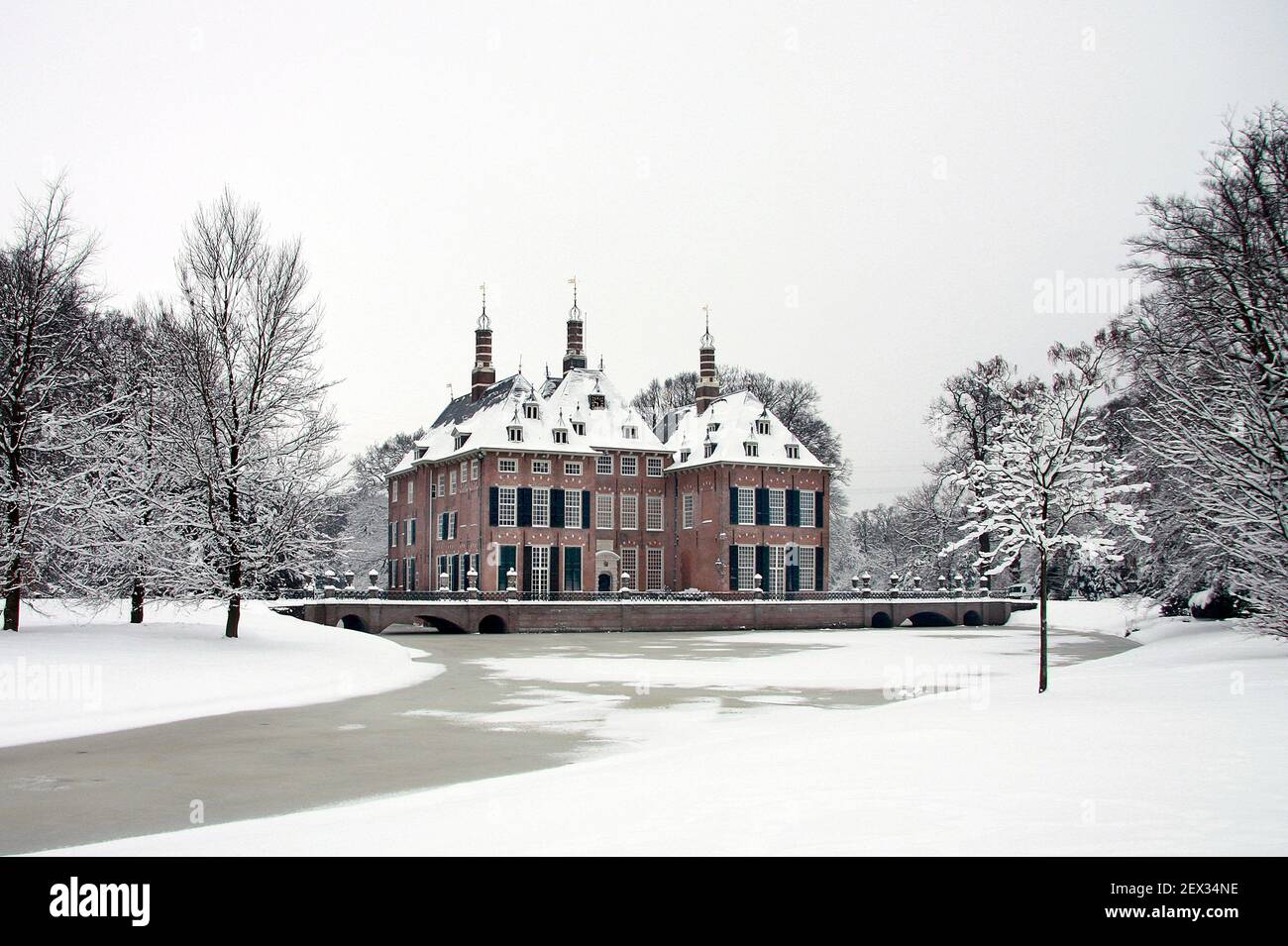 Duivenvoorde Castle in winter.(Kasteel Duivenvoorde) Castle in the village of Voorschoten South Holland the Netherlands.First mentioned in 1226, making it one of the oldest castles in this part of the Netherlands Stock Photo