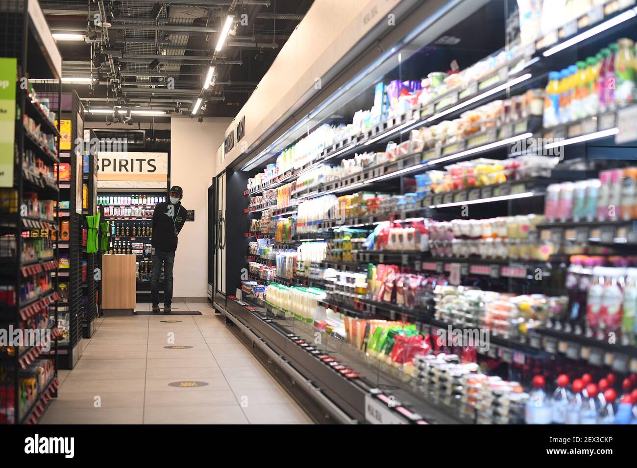 Amazon fresh grocery store london hires stock photography and images
