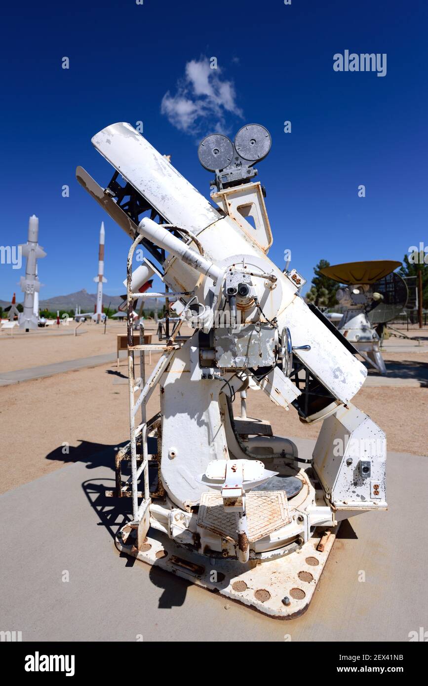 IGOR, the Intercept Ground Optical Recorder, a tracking telescope