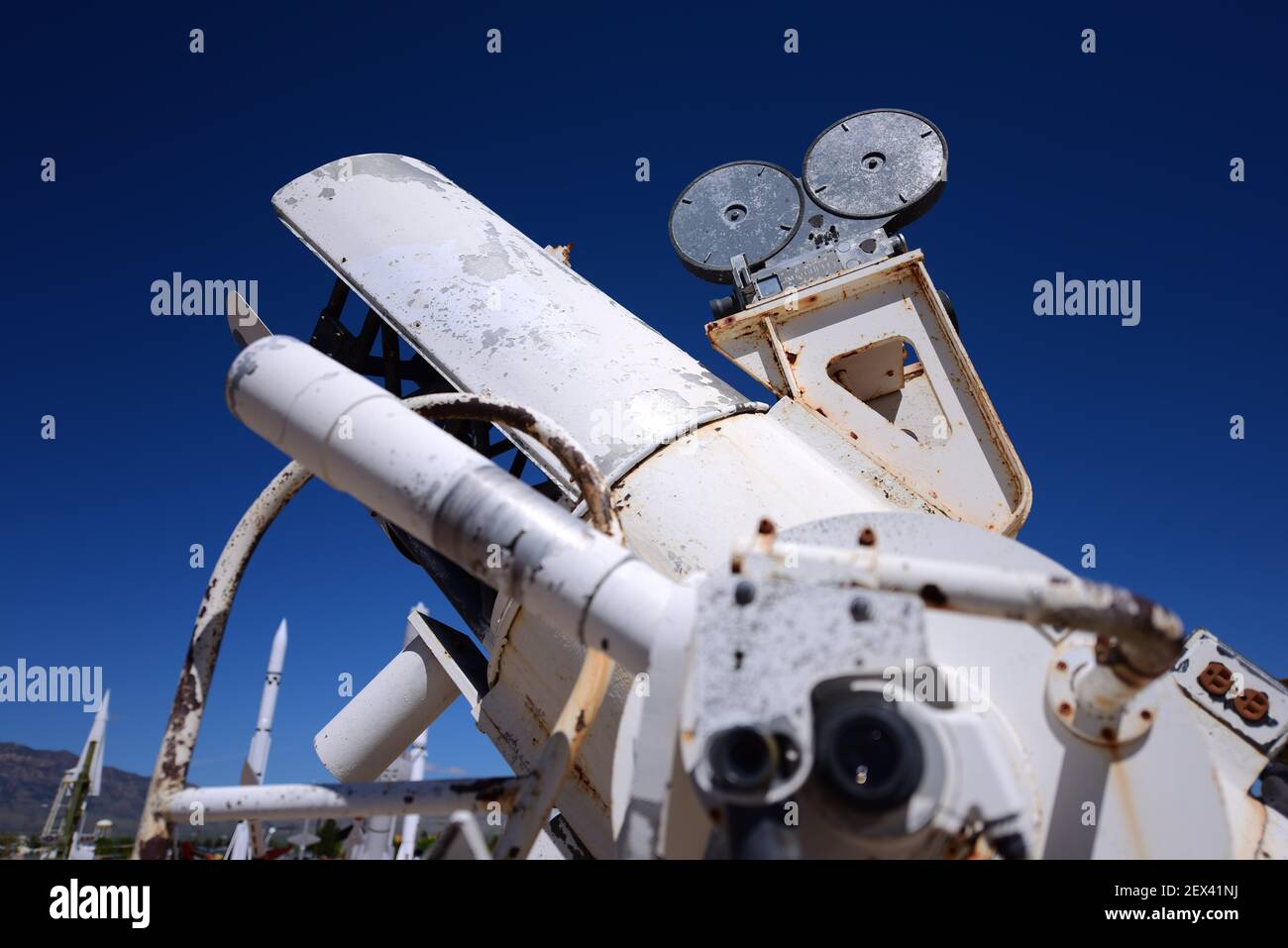 IGOR, the Intercept Ground Optical Recorder, a tracking telescope