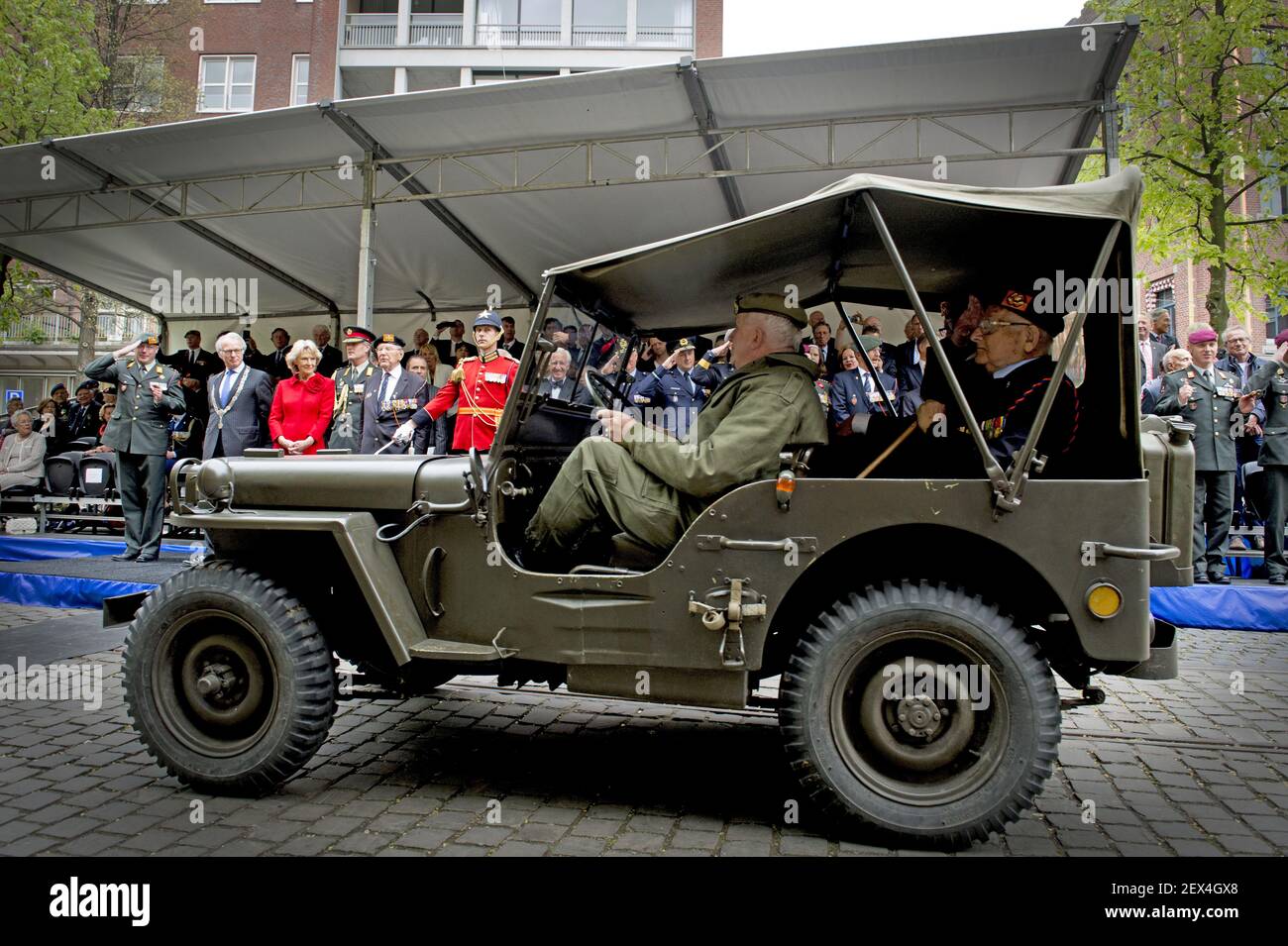 Is veterans day weekend busy at disney world