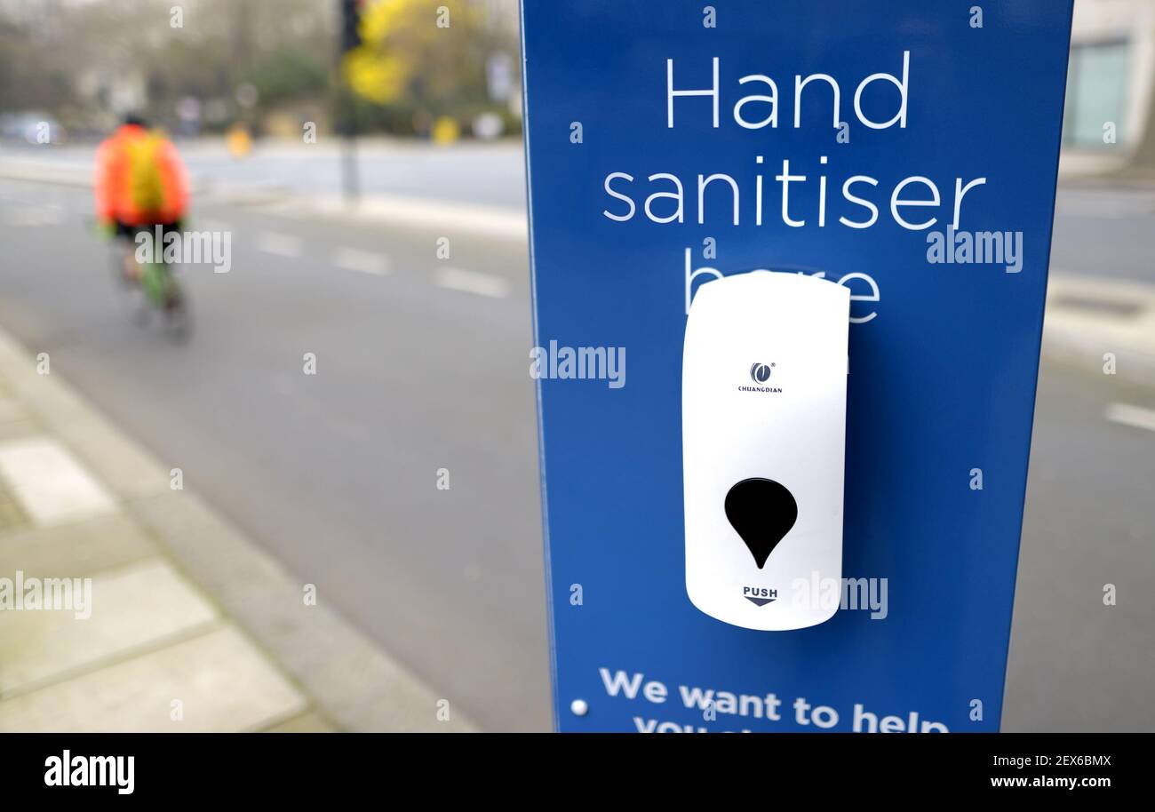 London, England, UK. Free hand sanitiser dispenser on the Victoria Embankment Stock Photo