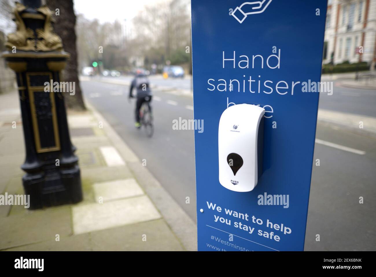 London, England, UK. Free hand sanitiser dispenser on the Victoria Embankment Stock Photo
