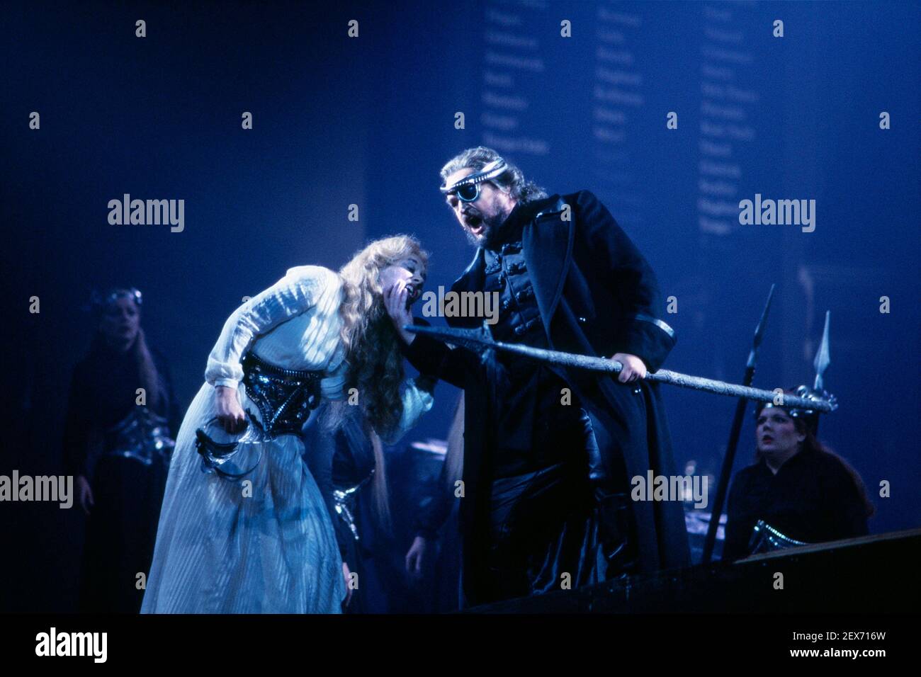 Linda Esther Gray (Brunnhilde), Anthony Raffell (Wotan) in THE VALKYRIE by Wagner at English National Opera (ENO), London Coliseum  22/10/1983 conductor: Mark Elder  design: Maria Bjornson  director: David Pountney Stock Photo