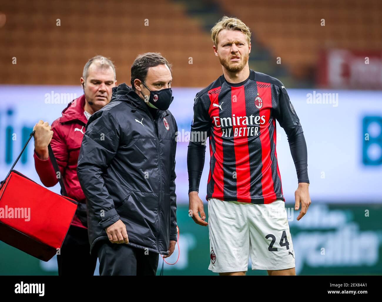 Simon Kjaer of AC Milan injured during AC Milan vs Udinese Calcio, Italian  football Serie A match, Milan, Ital - Photo .LiveMedia/Fabrizio Carabelli  Stock Photo - Alamy