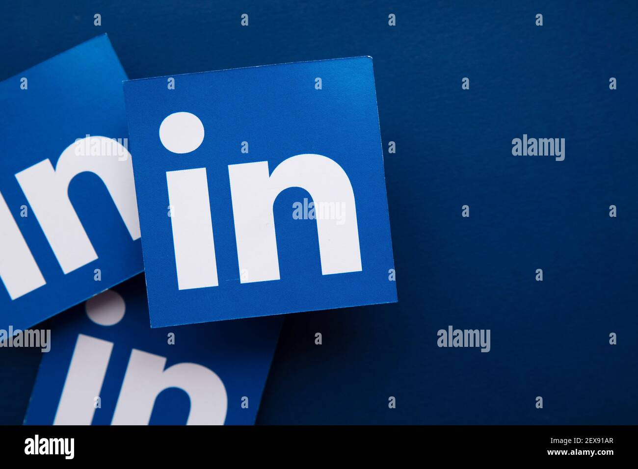 Linkedin logo hi-res stock photography and images - Page 3 - Alamy, image size:1300x956