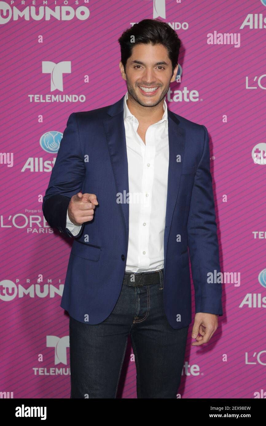 MIAMI,FL-AUGUST 20: Daniel Elbittar arrives at Telemundo&rsquo;s &lsquo;Premio Tu
