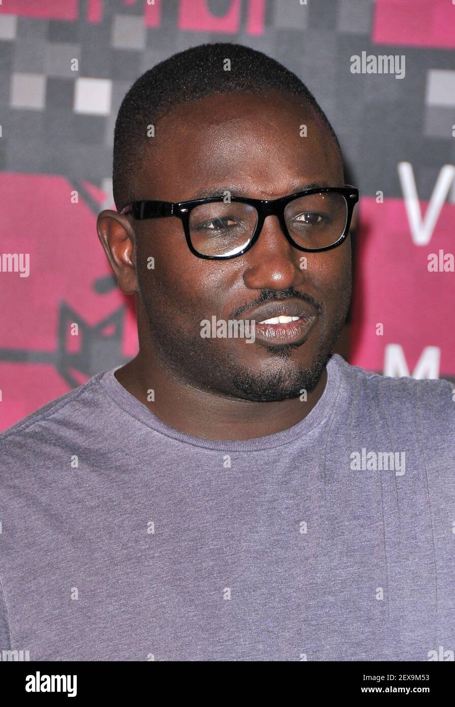 Hannibal Buress arrives at the 2015 MTV Video Music Awards held at