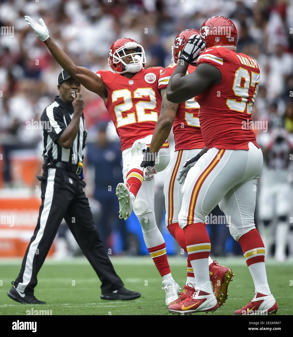 East Rutherford, New Jersey, USA. 3rd Dec, 2017. Kansas City Chiefs  cornerback Marcus Peters (22) heads back to the field with no socks during  the NFL game between the Kansas City Chiefs