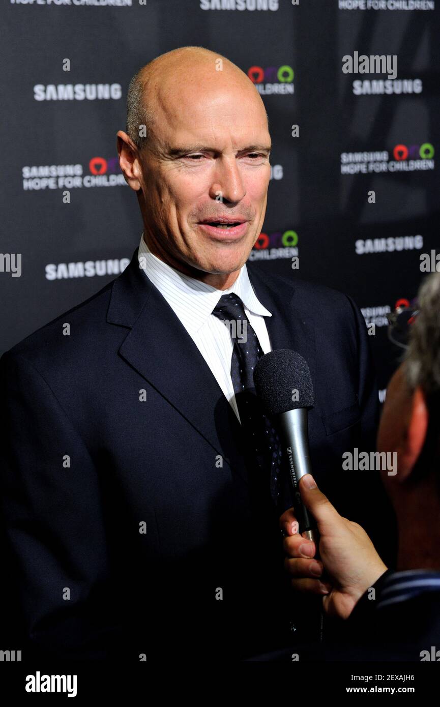 Former NHL player Mark Messier attends the Samsung Hope for Children Gala at the Hammerstein Ballroom in New York, NY on September 17, 2015. (Photo by Stephen Smith) *** Please Use Credit from Credit Field *** Stock Photo