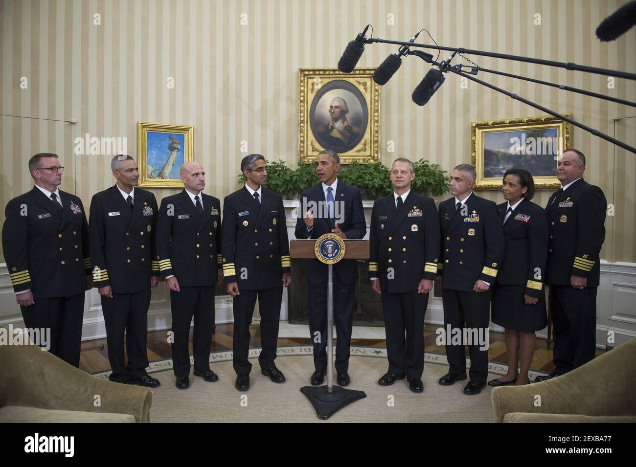 U S President Barack Obama Meets With Members Of The Public Health Service Commissioned Corps Phs Cc After Signing A Citation Awarding The Presidential Unit Citation To Phs Cc Members Who Participated In
