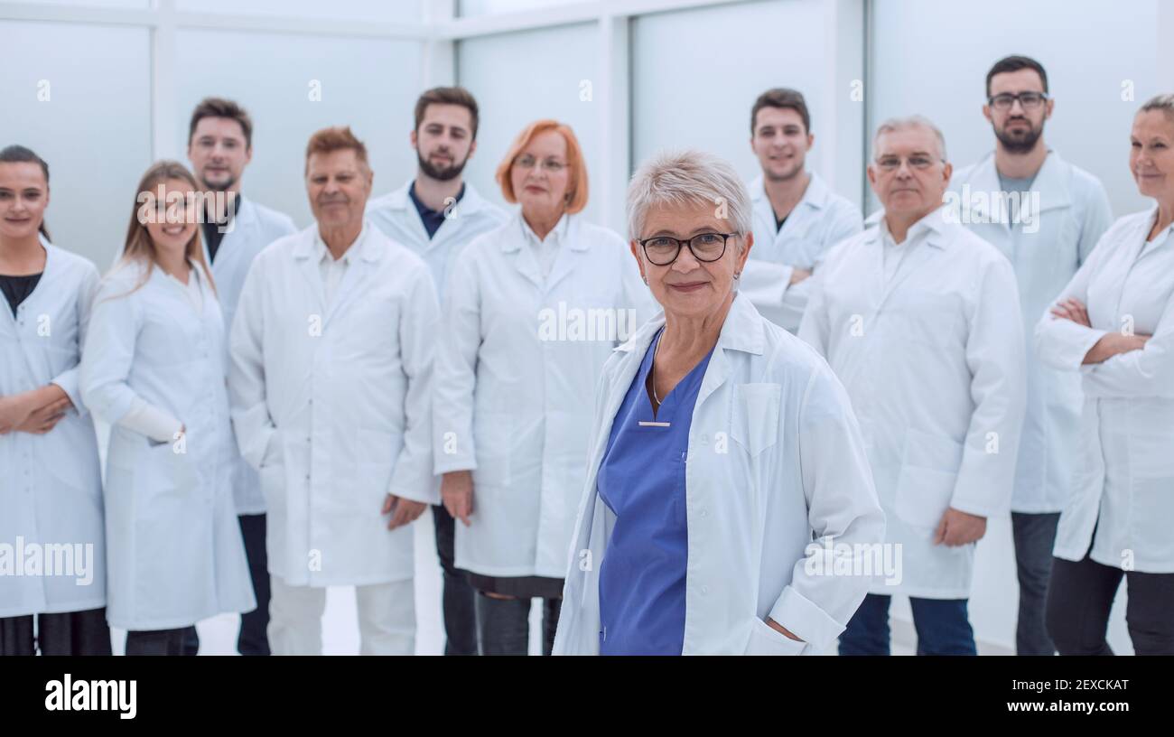 People in white coats hi-res stock photography and images - Alamy