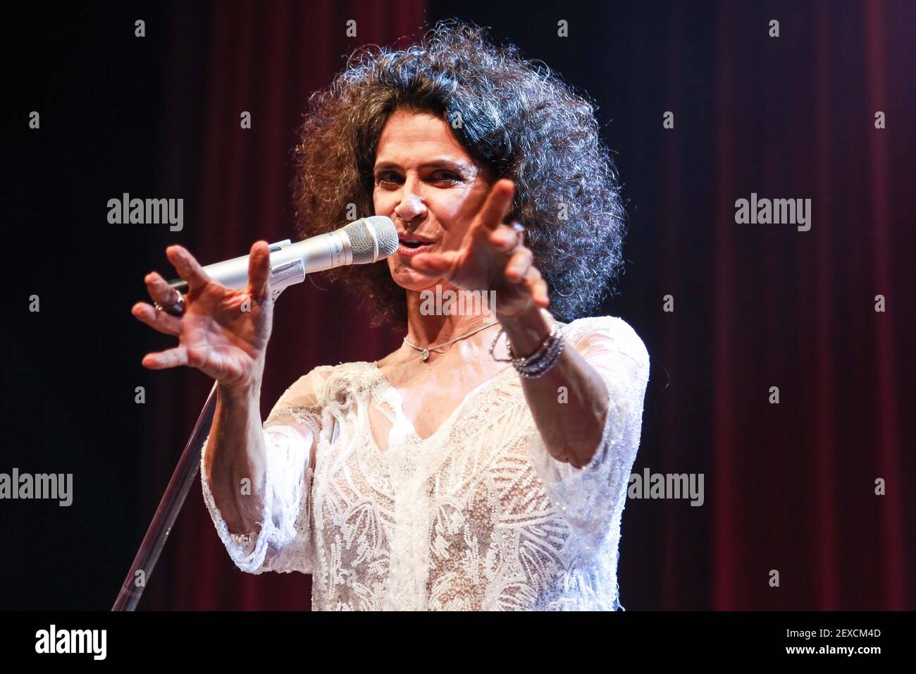 The singer Simone for presentation at Tom Brazil in the southern region of SÃ£o Paulo last night. Simone Bittencourt de Oliveira, better known as Simone, is a Brazilian singer and a major performer of MÃºsica popular brasileira (MPB) who has recorded more than 31 albums. (Photo by William Volcov / Brazil Photo Press / Pacific Press) *** Please Use Credit from Credit Field *** Stock Photo