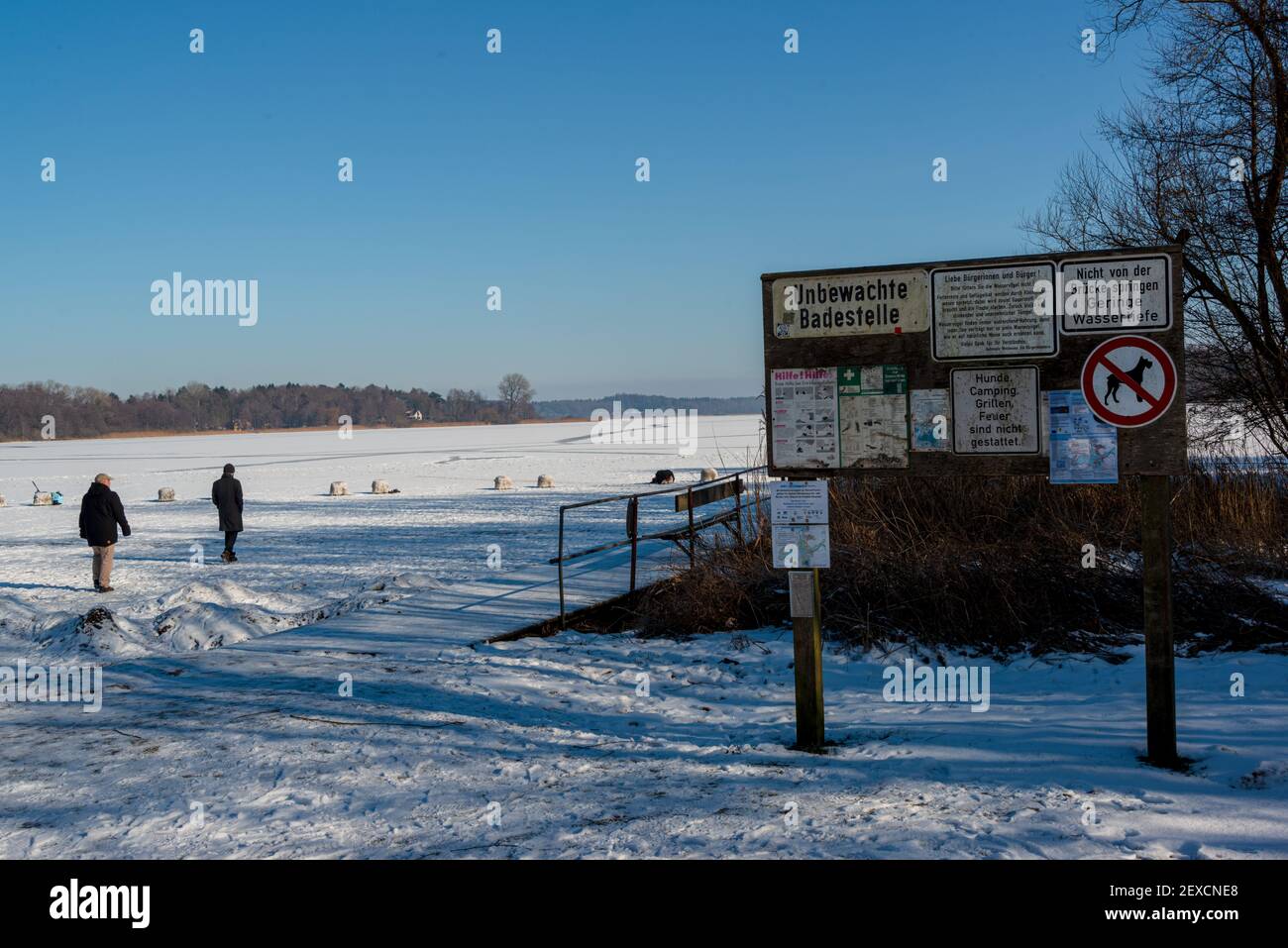 Winterliche Impressionen aus Schleswig-Holstein mit Eis und Schnee im kalten Norden Stock Photo