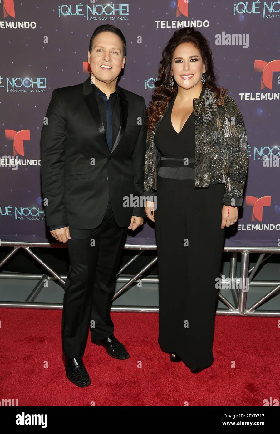 MIAMI, FL - OCTOBER 29: Raul Gonzalez and Angelica Vale attend the red  carpet premier for Telemundo's Que Noche! con Angelica and Raul on October  29, 2015 in Miami, Florida. (Photo by