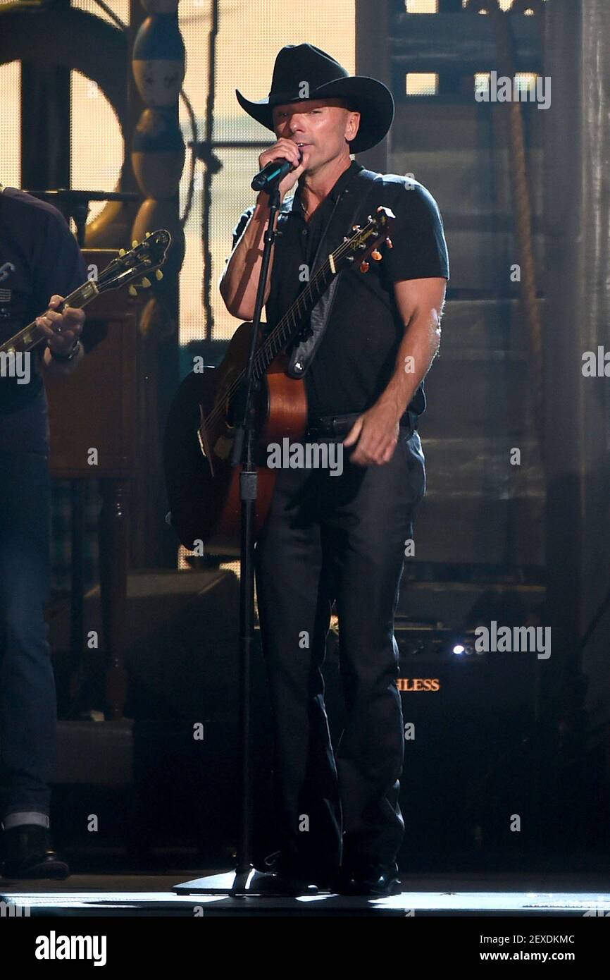 4 November 2015 Nashville, Tennessee Kenny Chesney. 49th CMA Awards