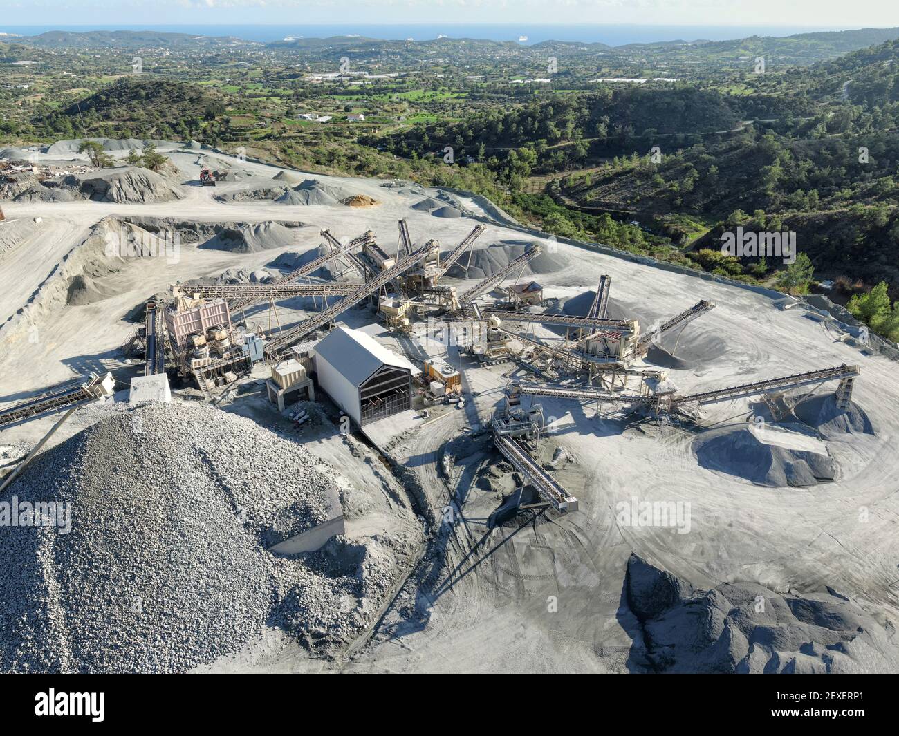 Stone crushing plant hires stock photography and images Alamy